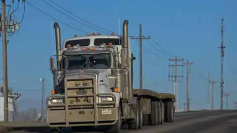 Trucking's uneasy relationship with new tech
