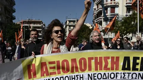 Greece passes labour law allowing 13-hour workdays in some cases