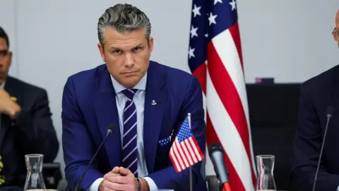 Cracked windscreen forces US defence secretary's plane to land in UK