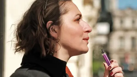 Alarming number of people now vape, says WHO